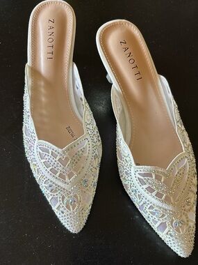 Zanotti White Embellished Pointed-Toe Mules size 7 women